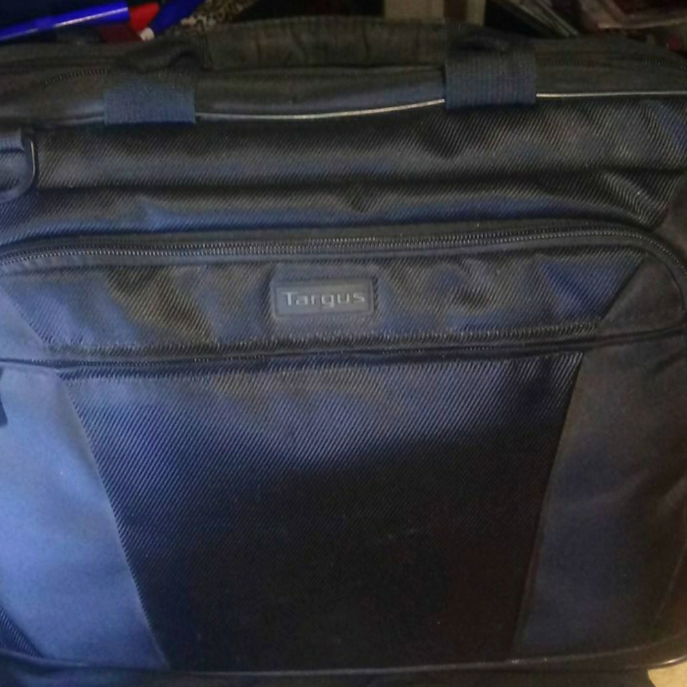 Black  Targus computer bag